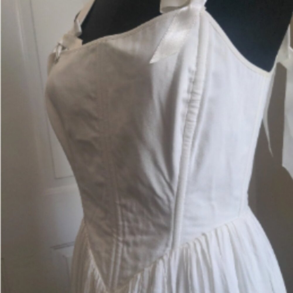 Medieval Style Floor Length Wedding Dress Custom made - Picture 12 of 12